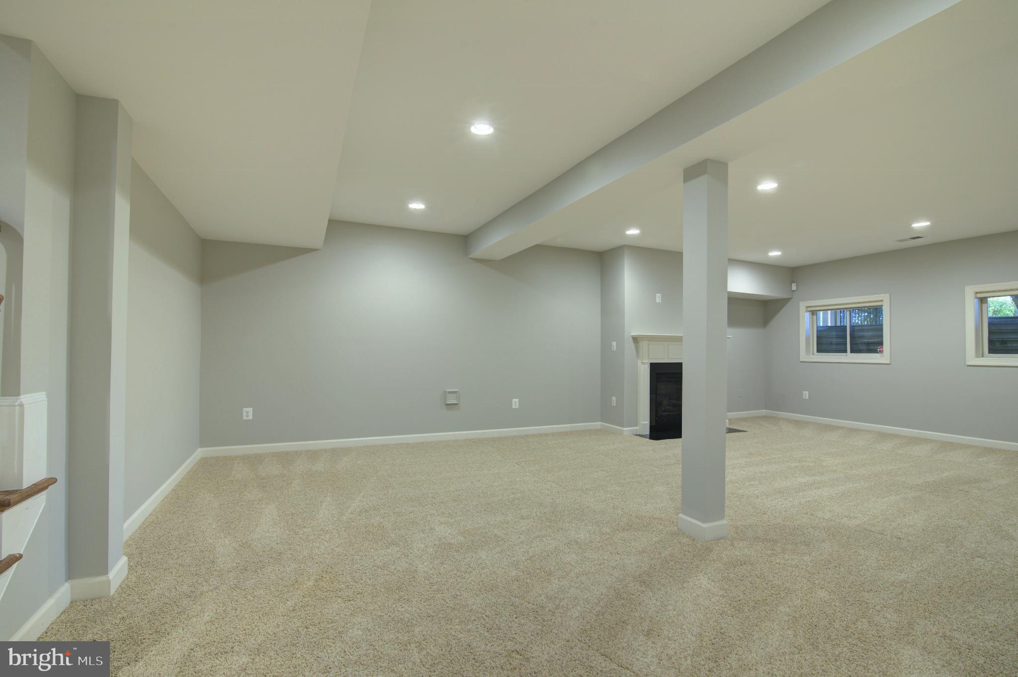 18383 EAGLE POINT SQUARE