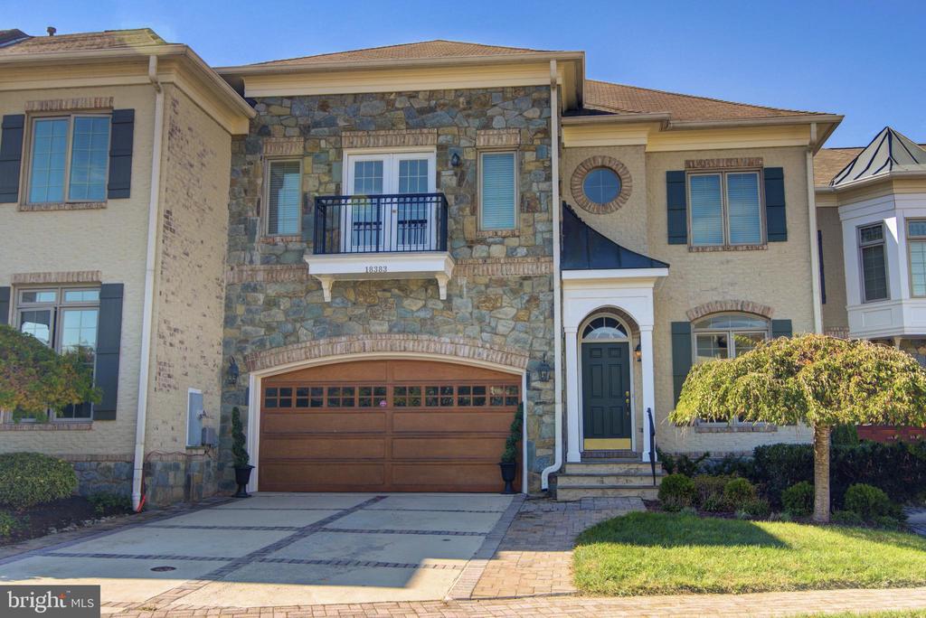 18383 EAGLE POINT SQUARE