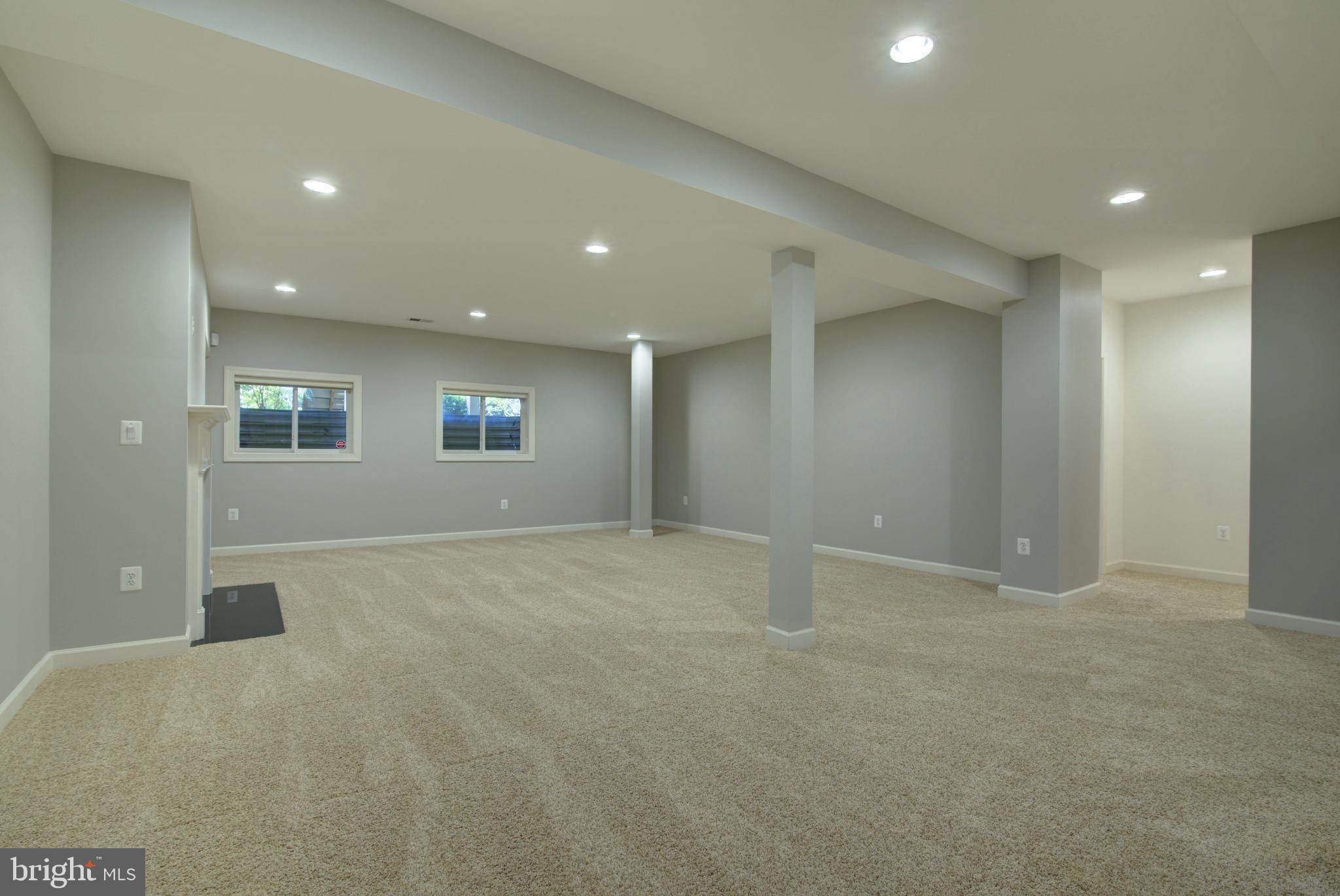 18383 EAGLE POINT SQUARE