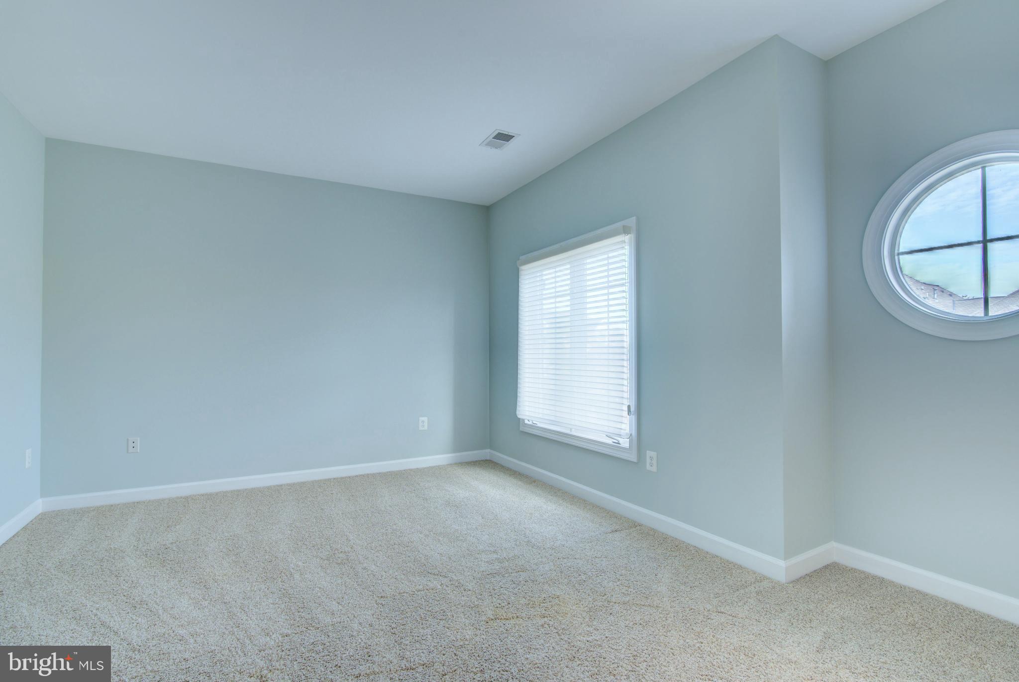 18383 EAGLE POINT SQUARE