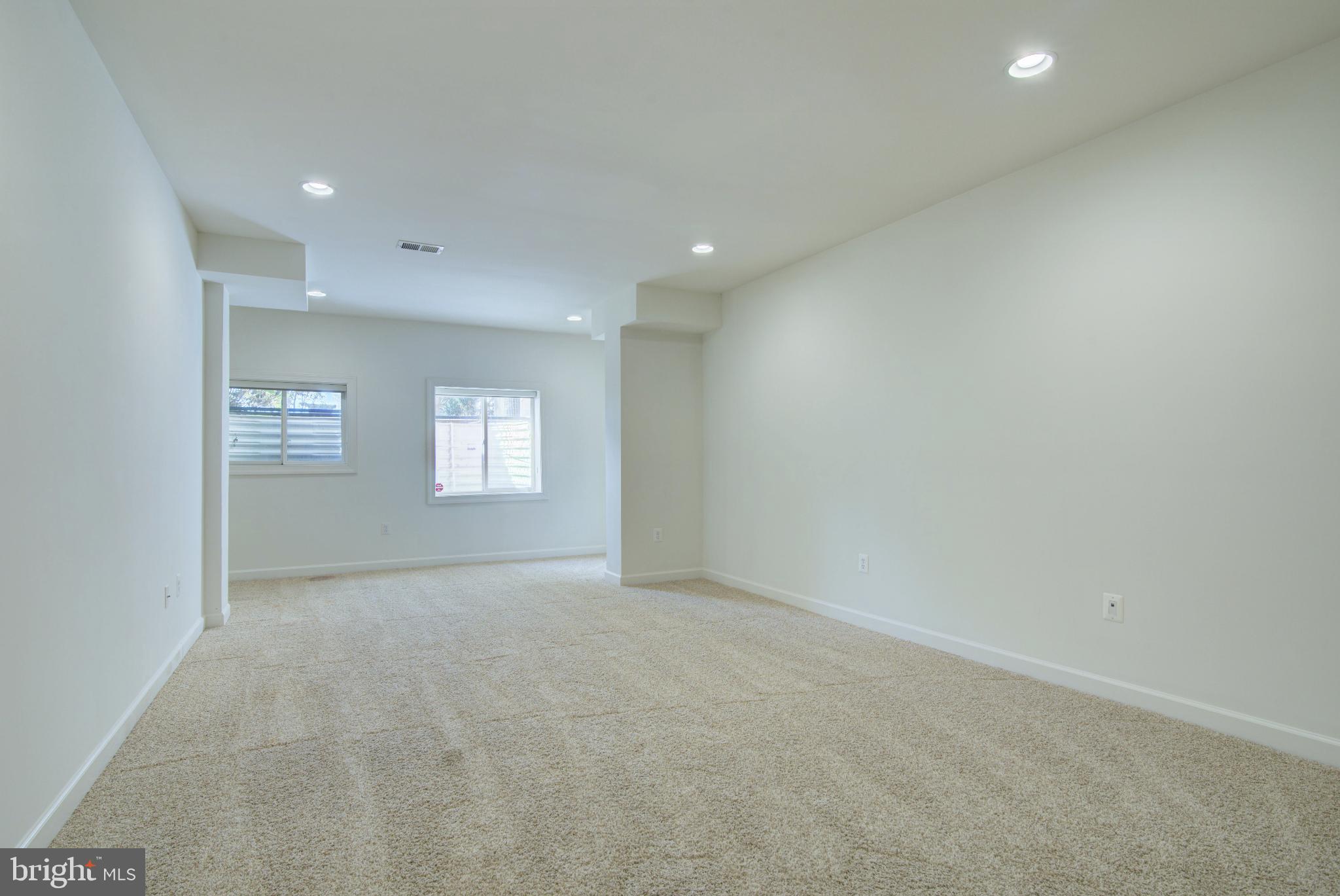 18383 EAGLE POINT SQUARE