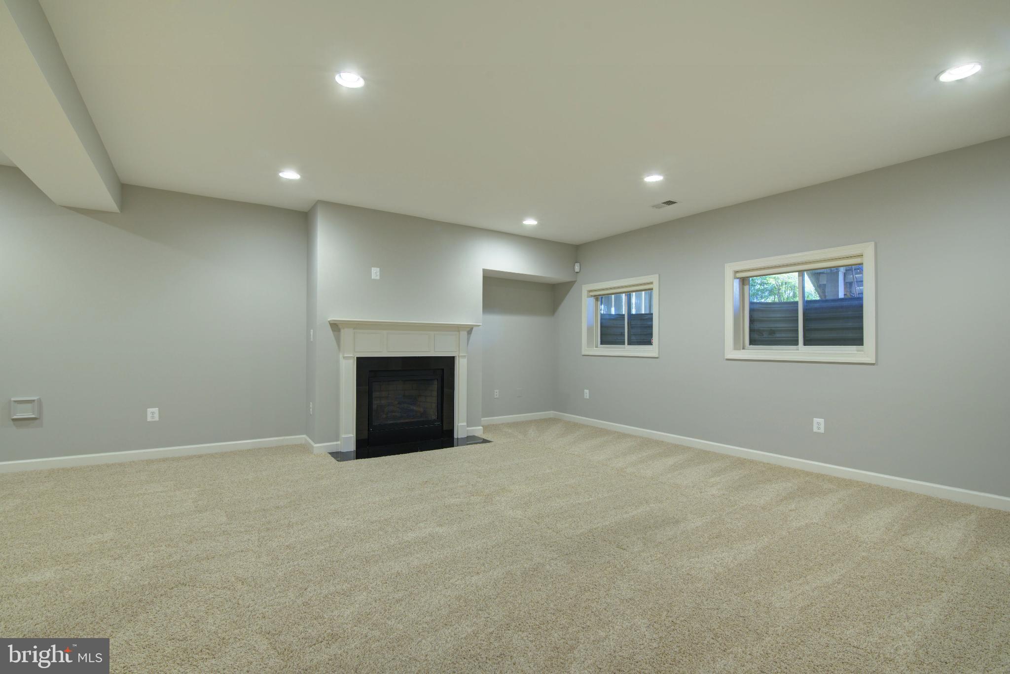 18383 EAGLE POINT SQUARE