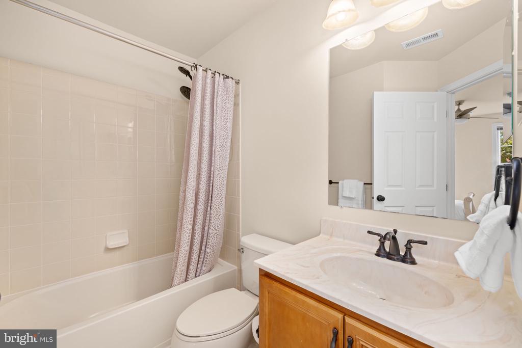 23158 GLENORCHY COURT