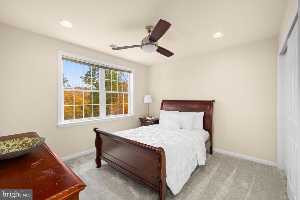 23158 GLENORCHY COURT