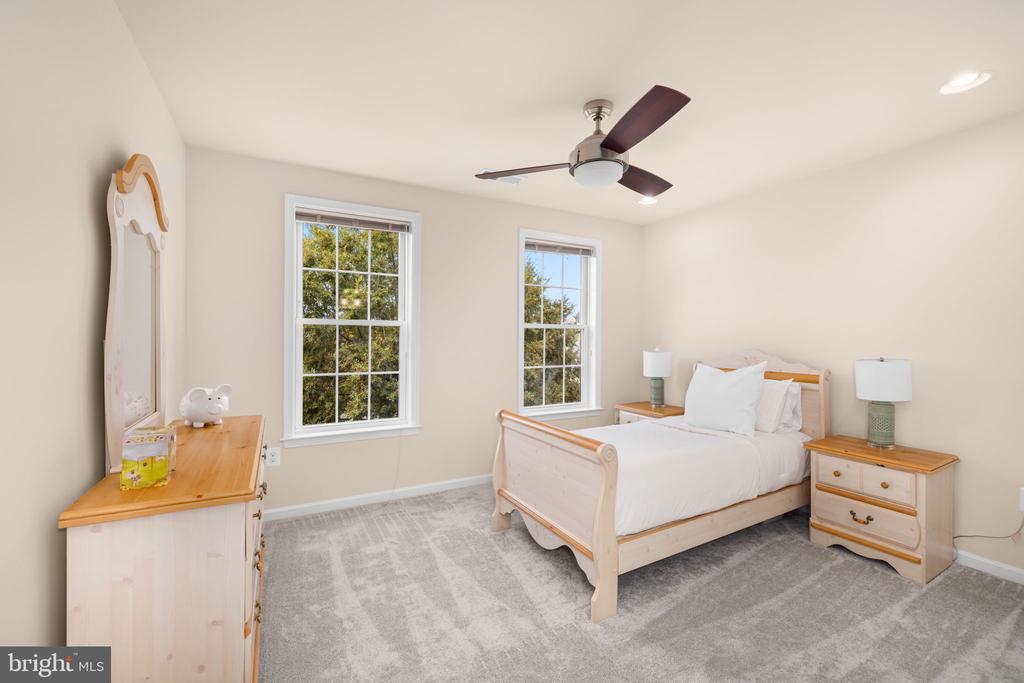 23158 GLENORCHY COURT