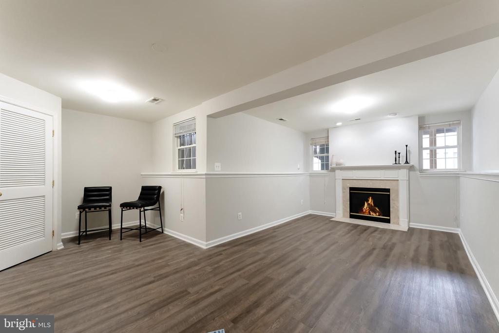 23032 POTOMAC HILL SQUARE