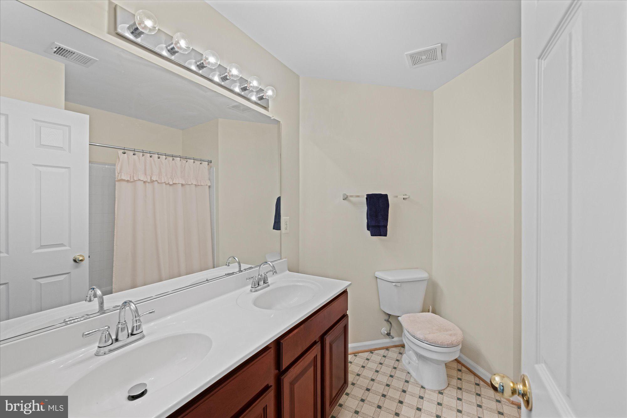 724 GODFREY COURT SE