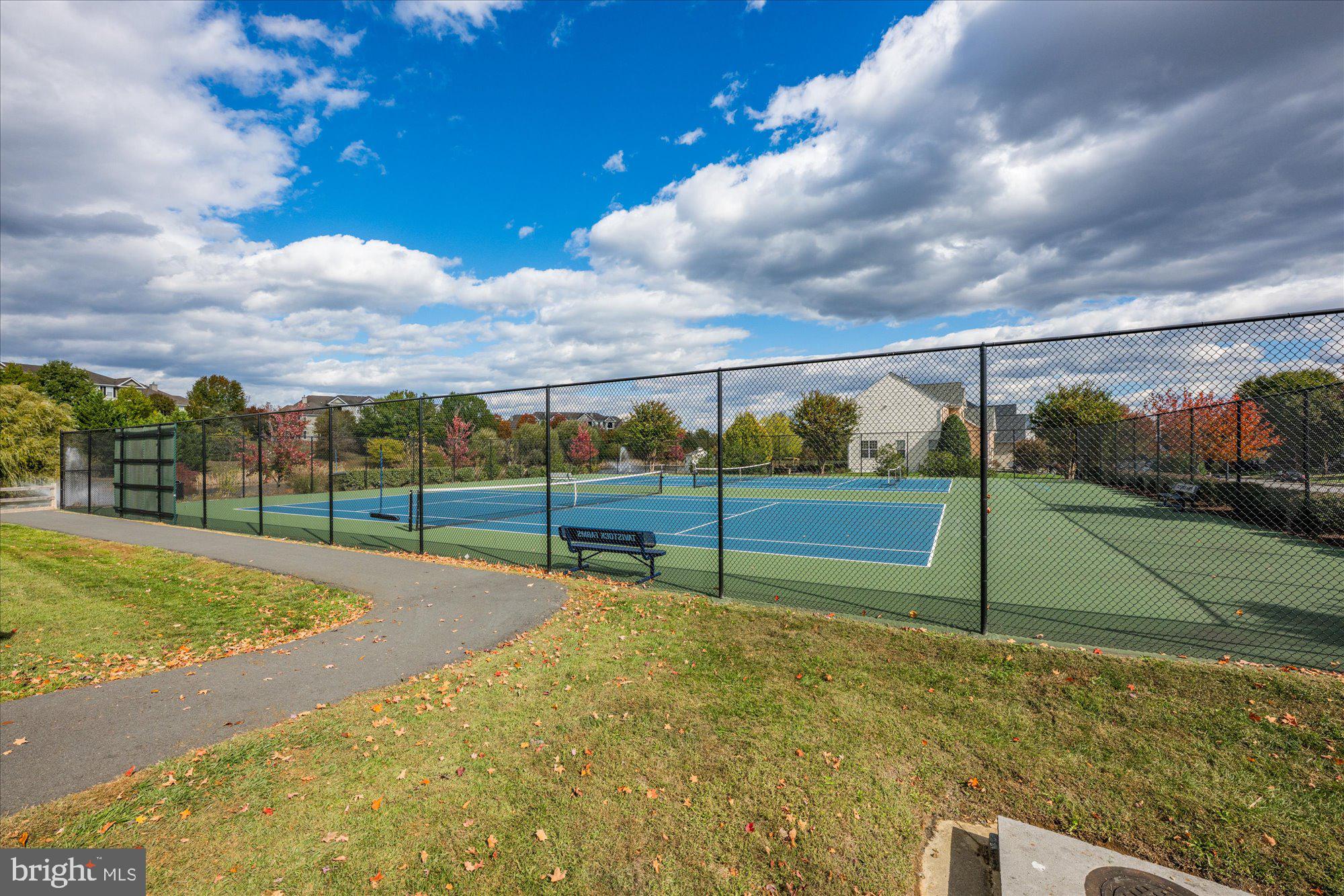 724 GODFREY COURT SE