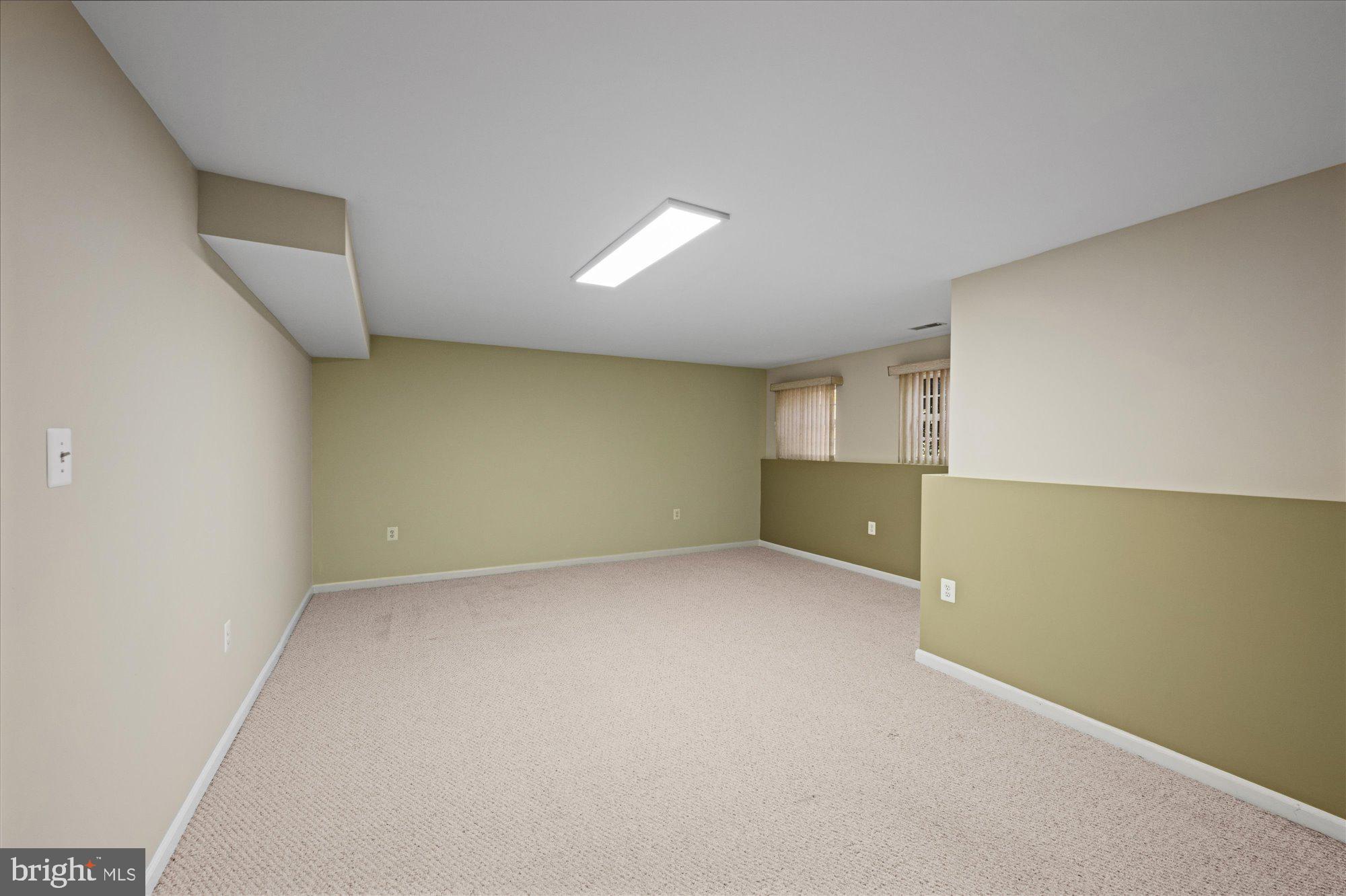 724 GODFREY COURT SE