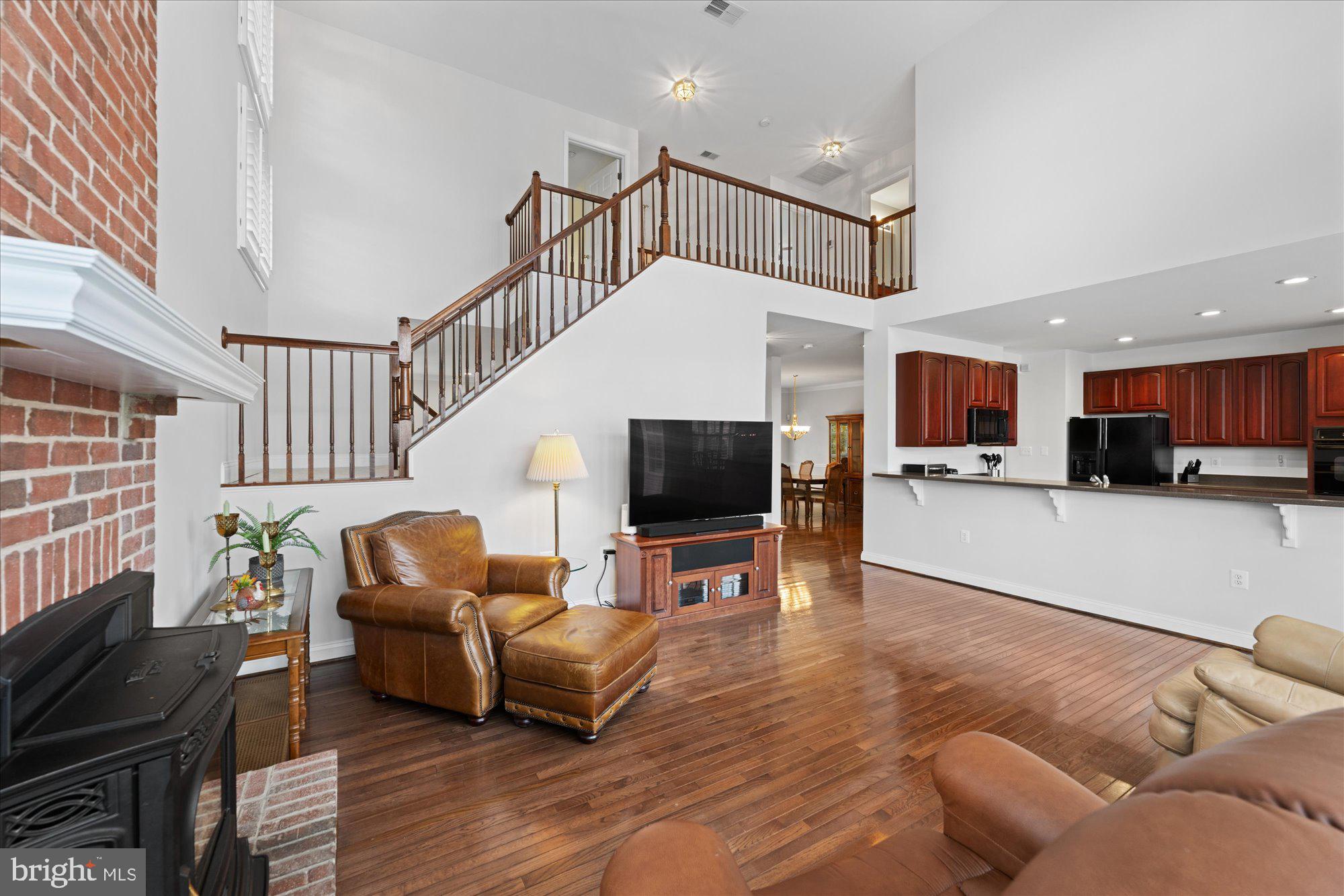 724 GODFREY COURT SE