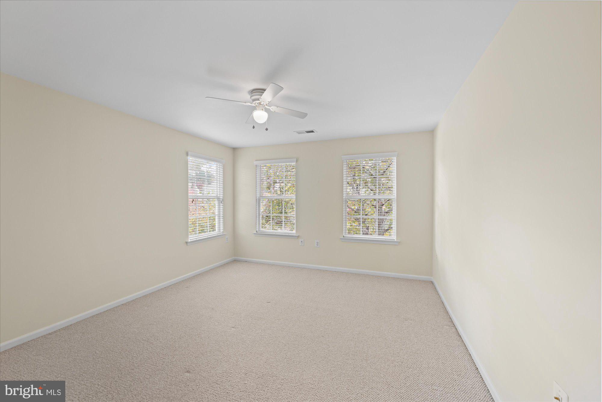 724 GODFREY COURT SE