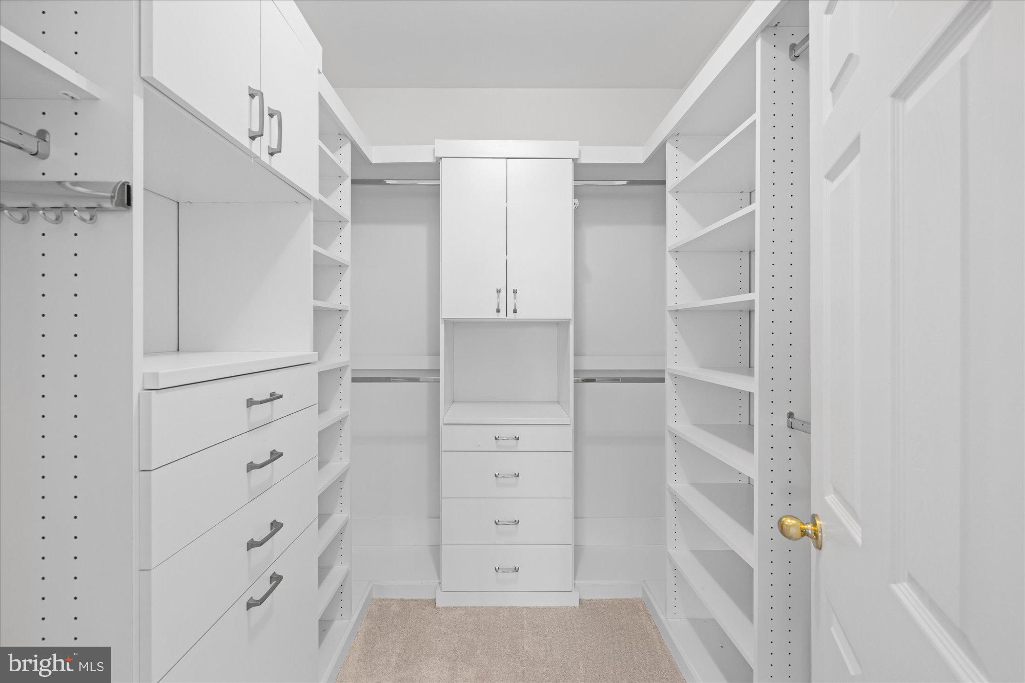 724 GODFREY COURT SE