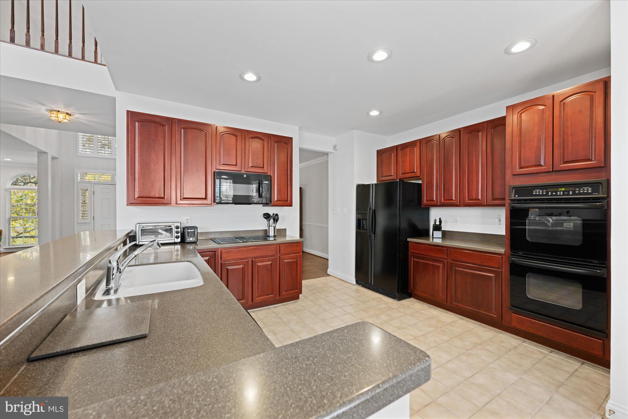 724 GODFREY COURT SE