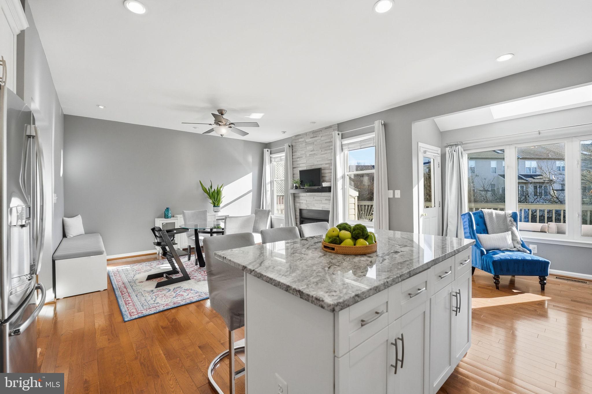 21480 TROWBRIDGE SQUARE