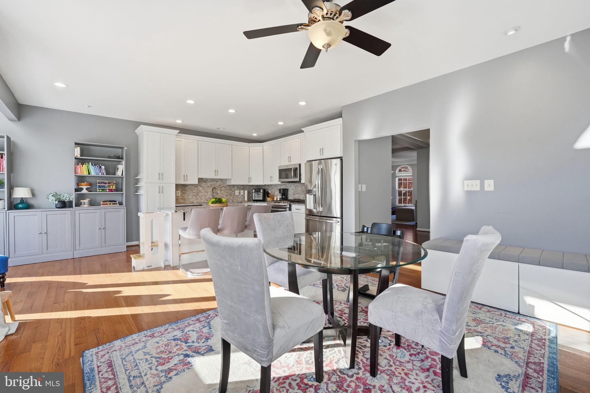 21480 TROWBRIDGE SQUARE