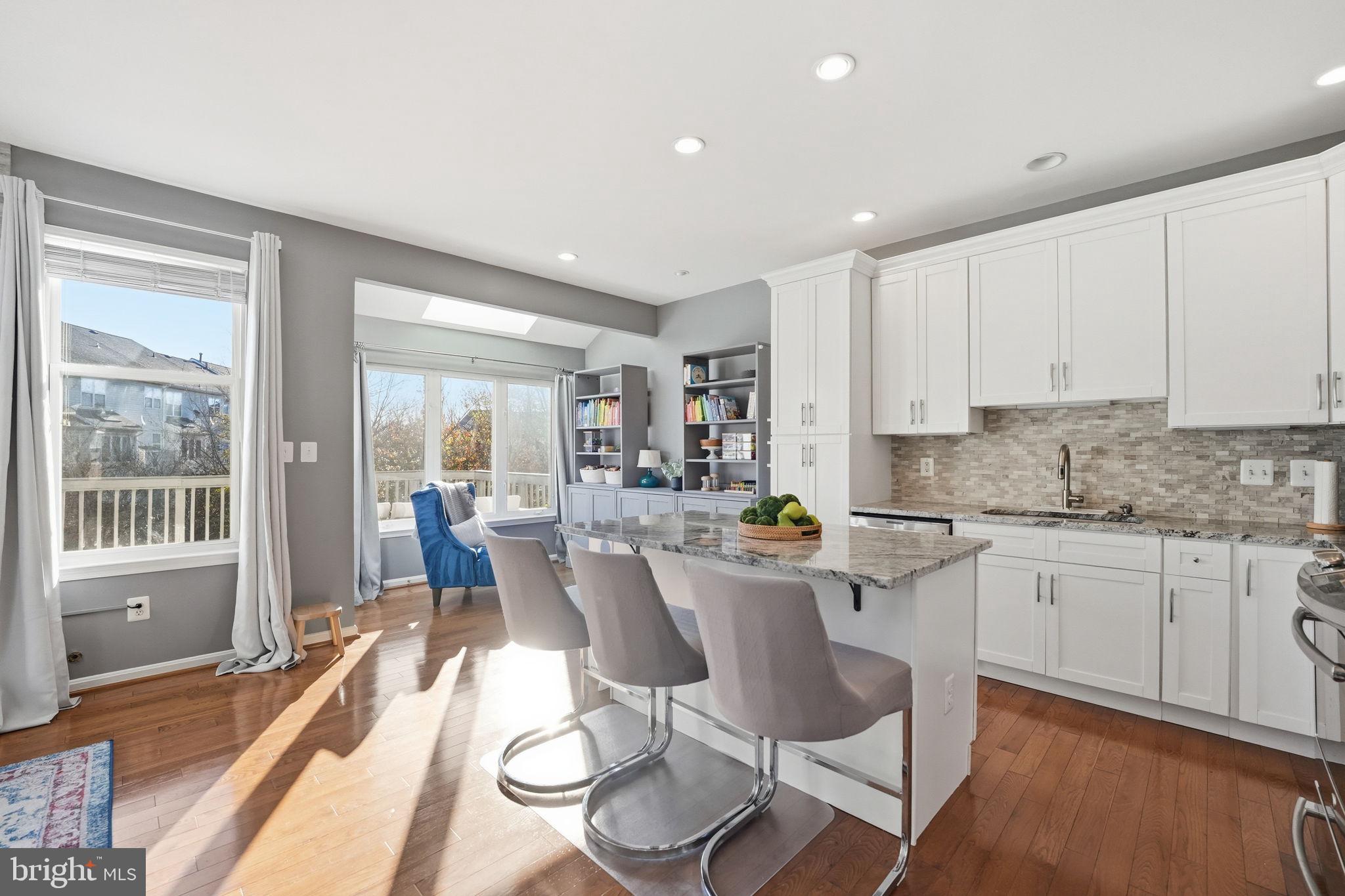 21480 TROWBRIDGE SQUARE