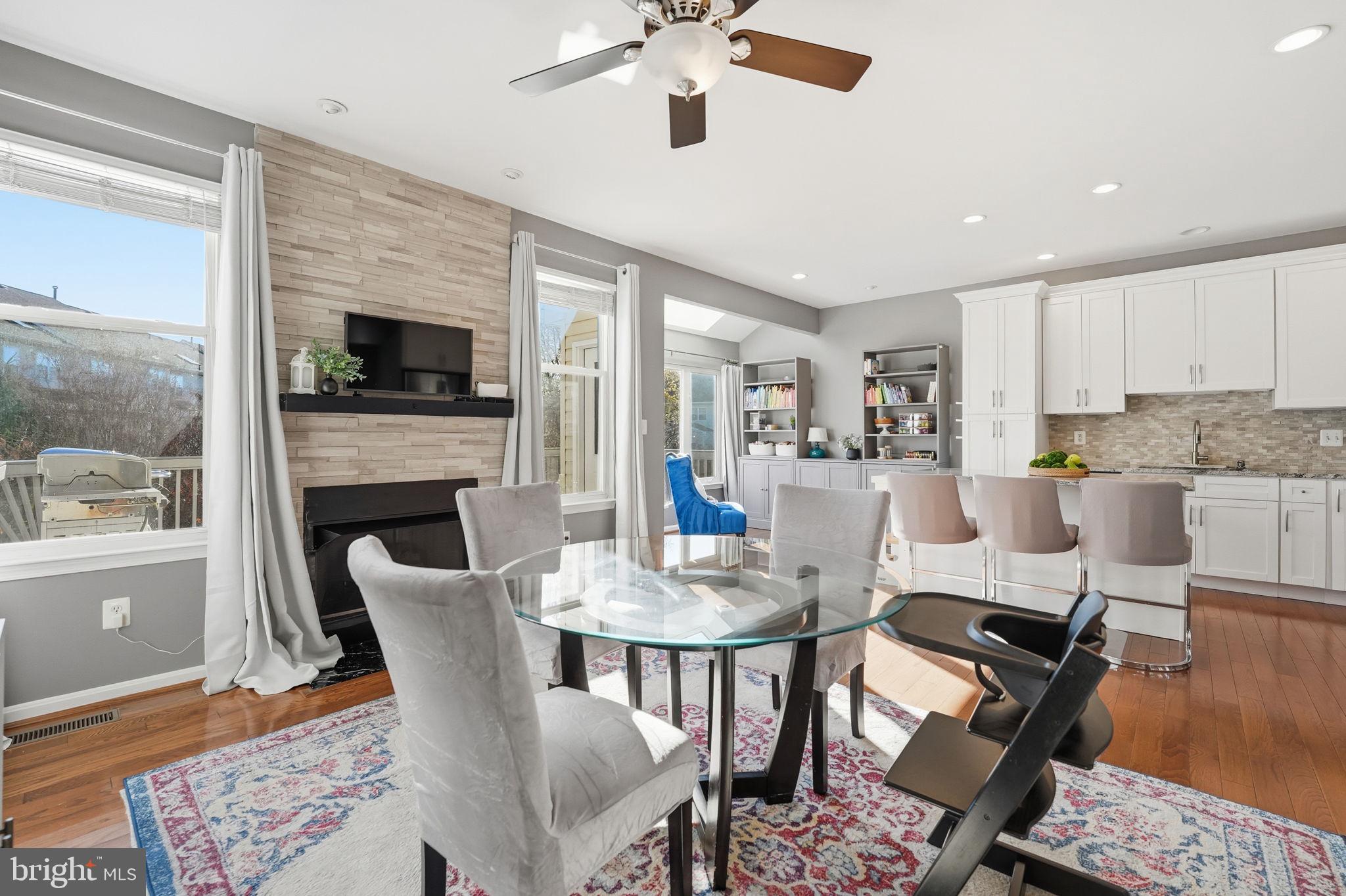 21480 TROWBRIDGE SQUARE