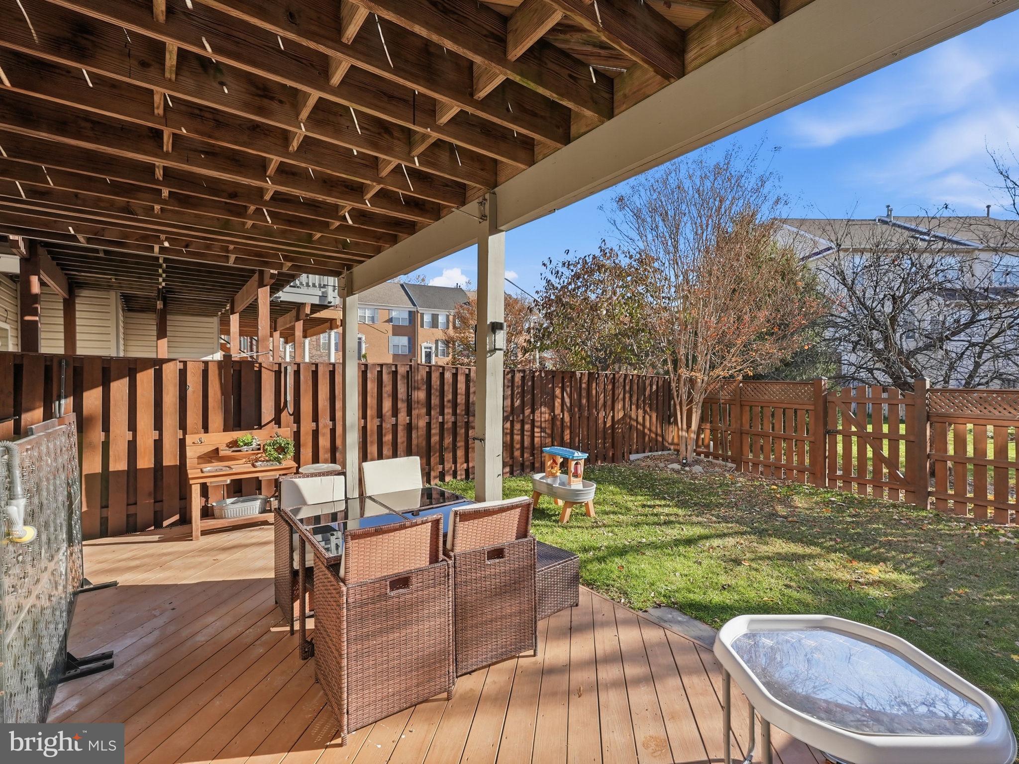 21480 TROWBRIDGE SQUARE