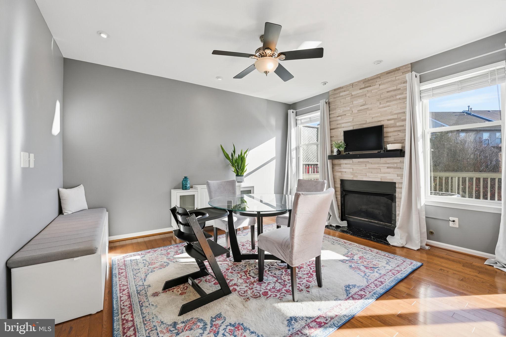 21480 TROWBRIDGE SQUARE