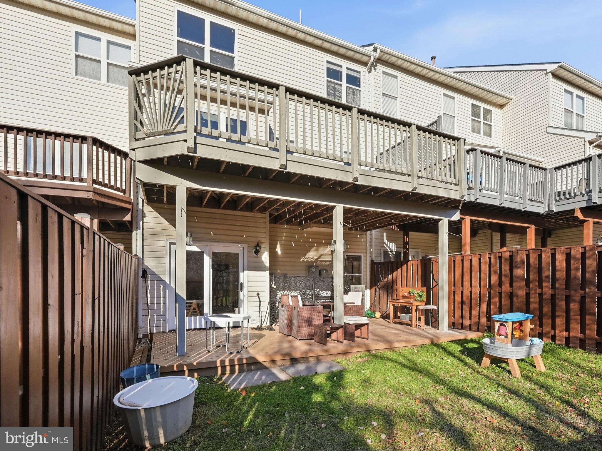 21480 TROWBRIDGE SQUARE