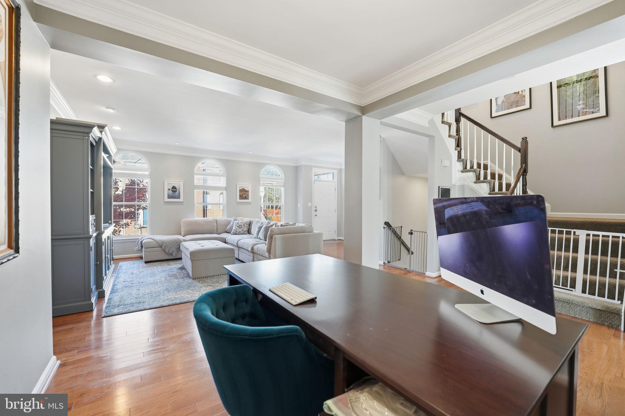 21480 TROWBRIDGE SQUARE