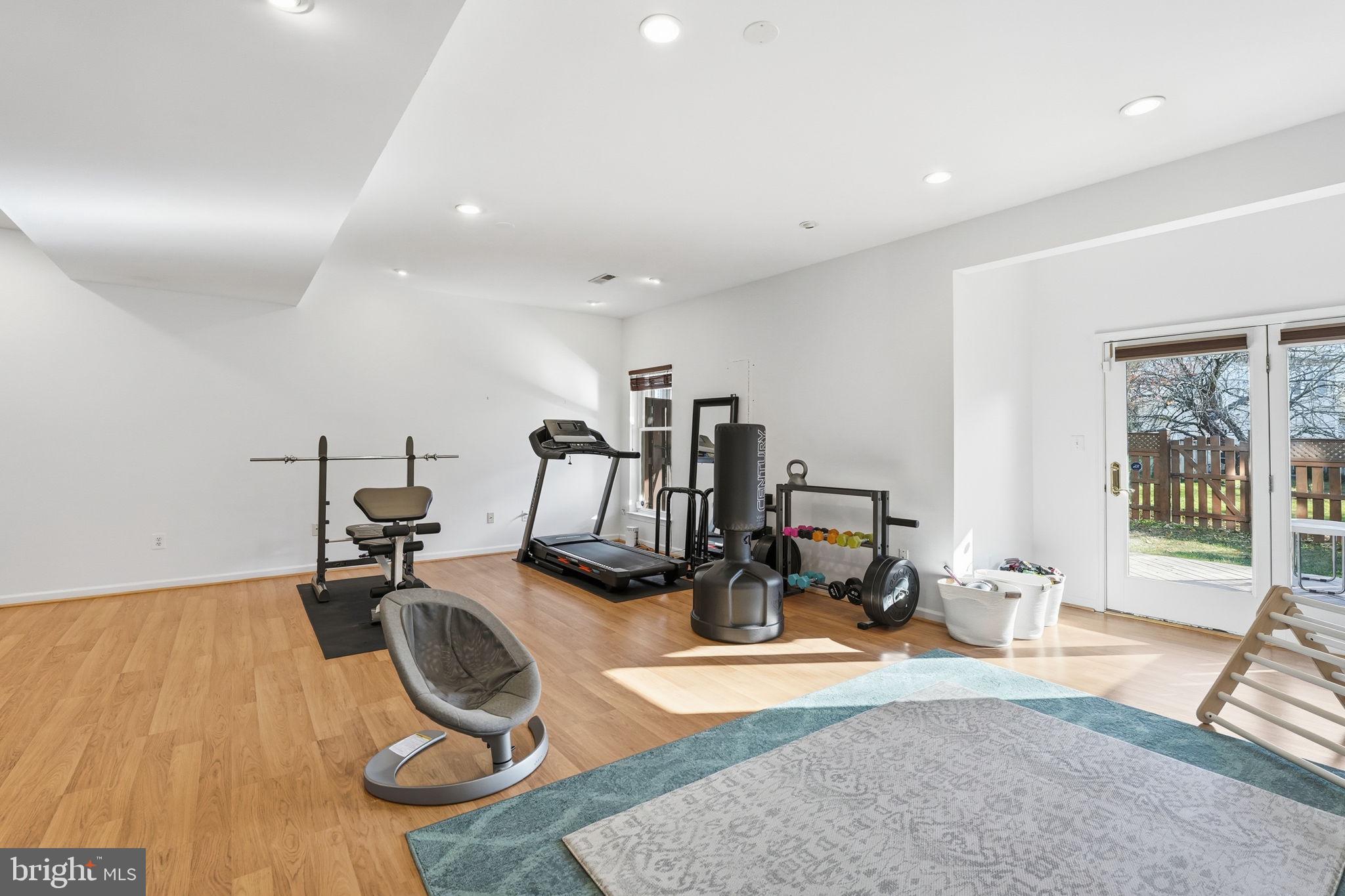 21480 TROWBRIDGE SQUARE