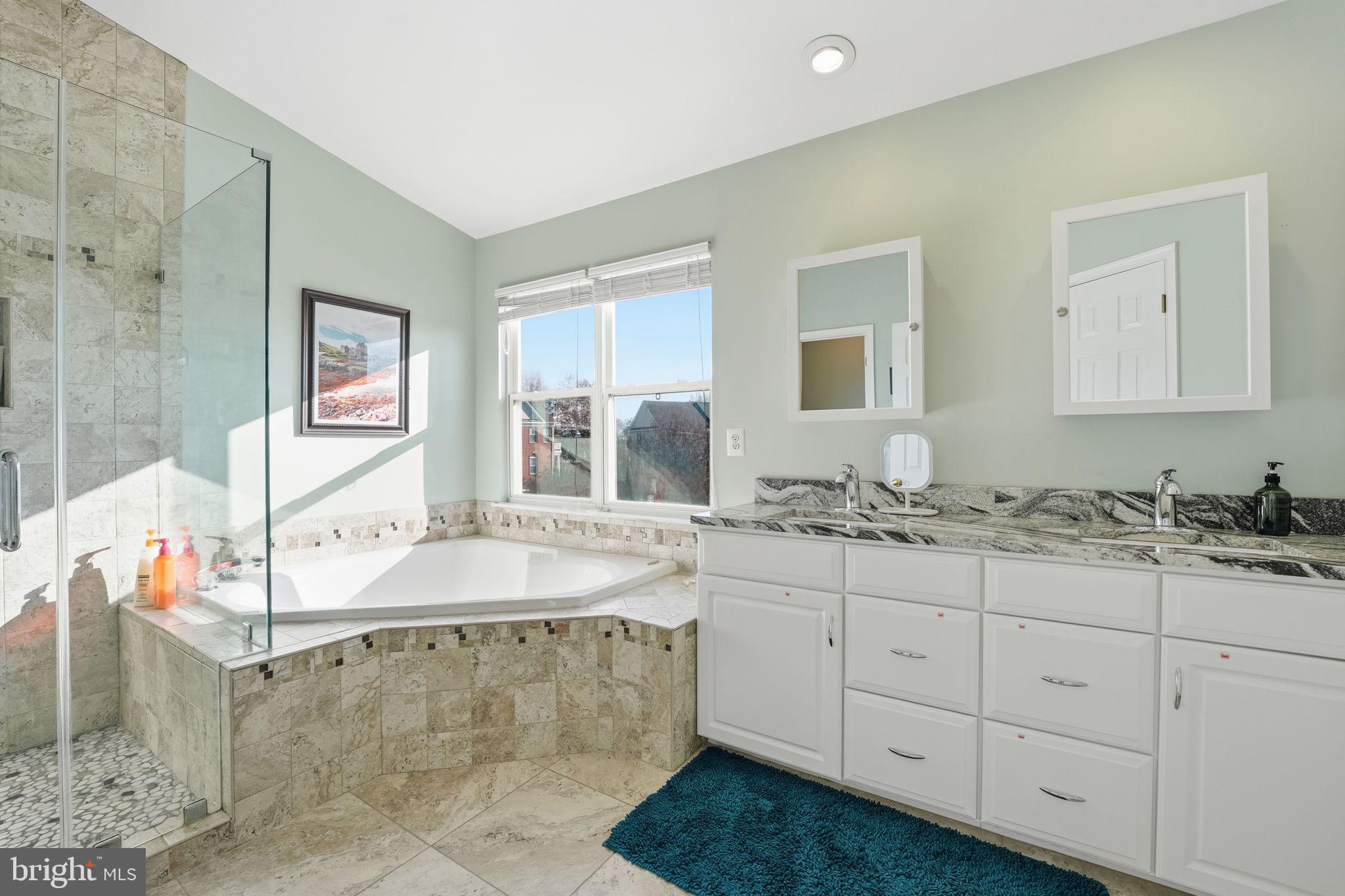 21480 TROWBRIDGE SQUARE