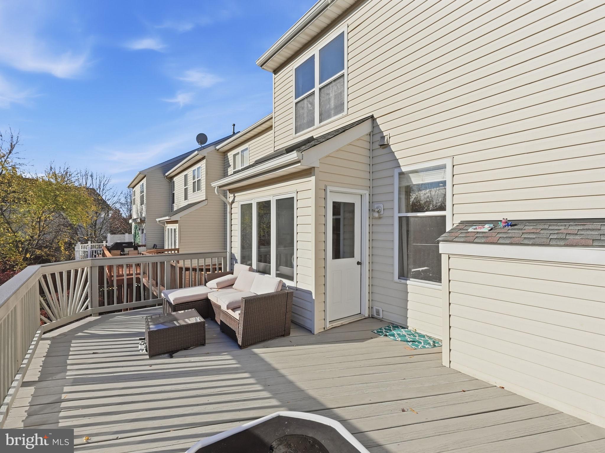 21480 TROWBRIDGE SQUARE