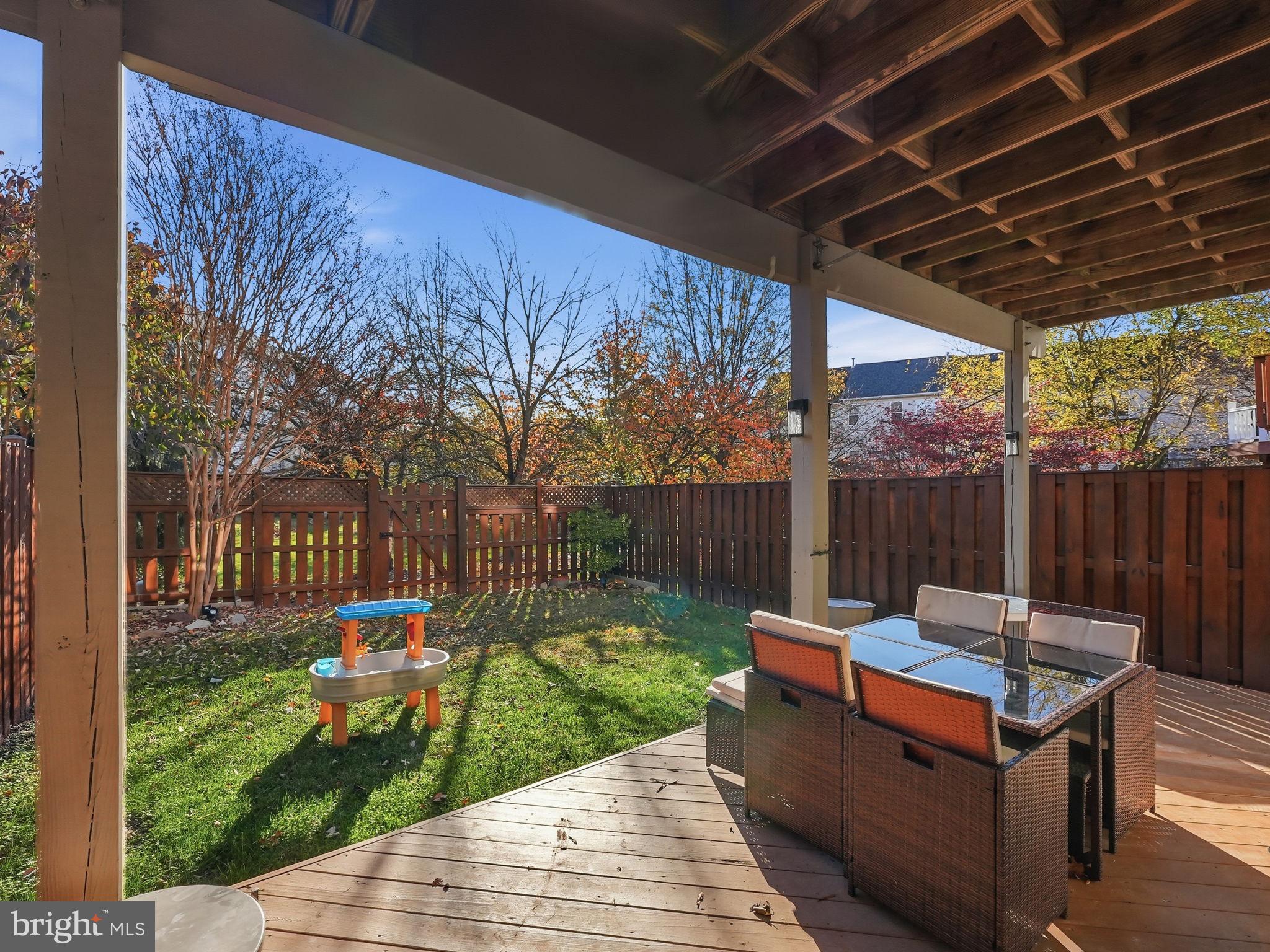 21480 TROWBRIDGE SQUARE