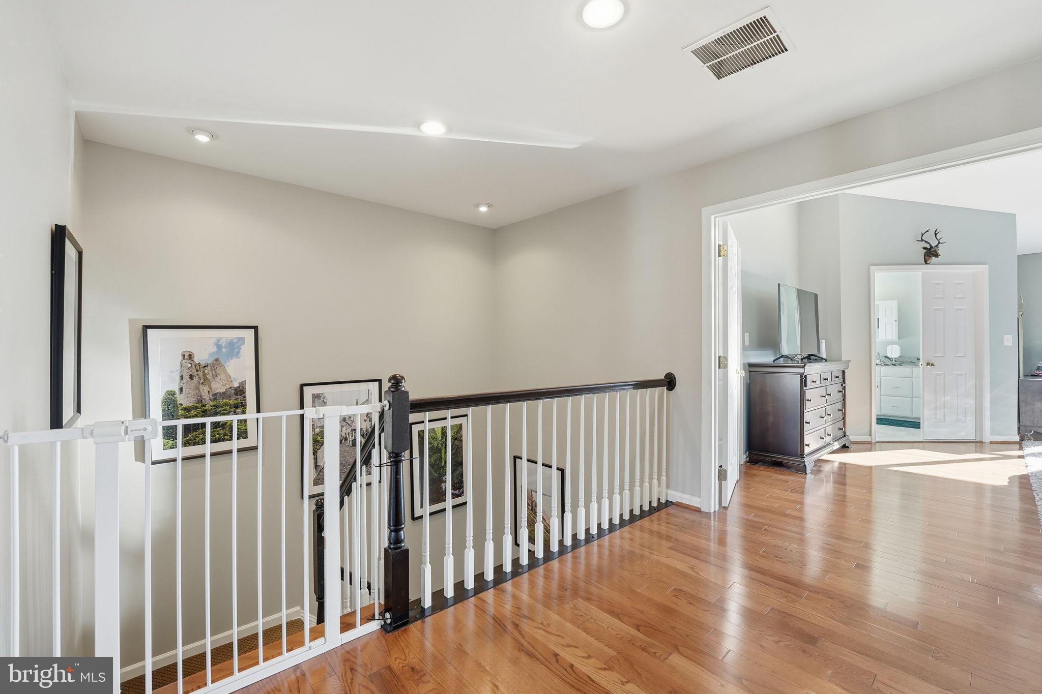 21480 TROWBRIDGE SQUARE