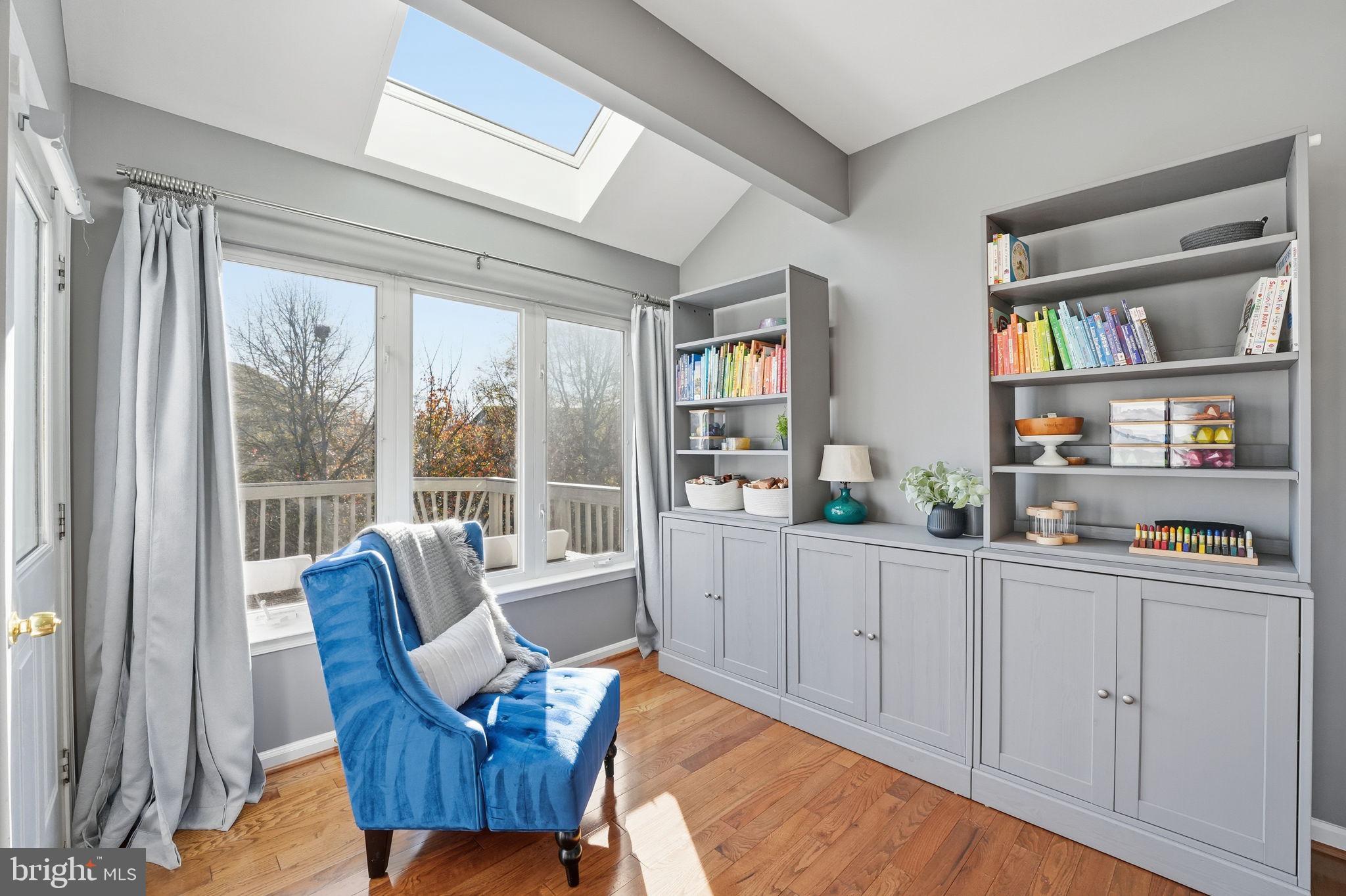 21480 TROWBRIDGE SQUARE