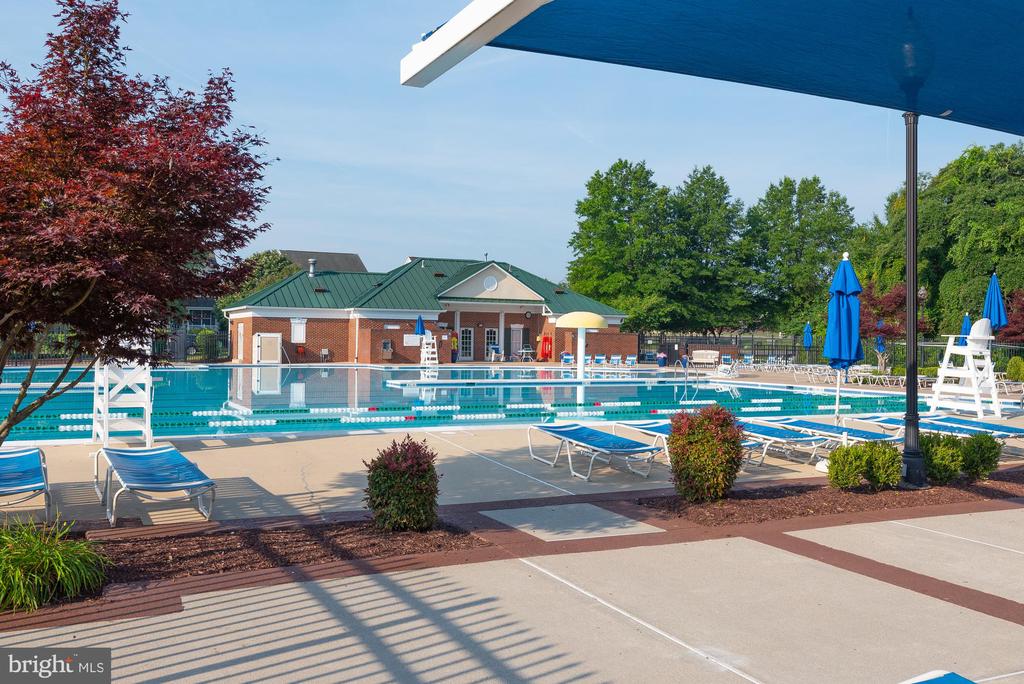 42724 ROLLING ROCK SQUARE