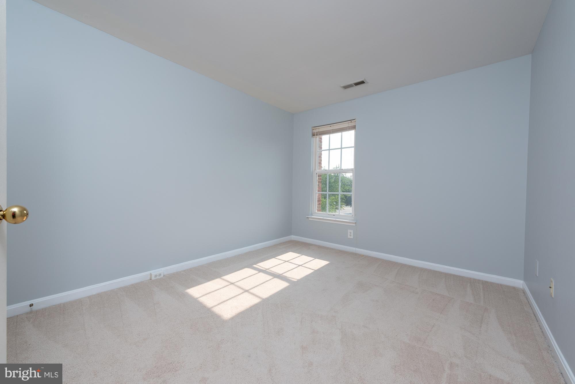 42724 ROLLING ROCK SQUARE