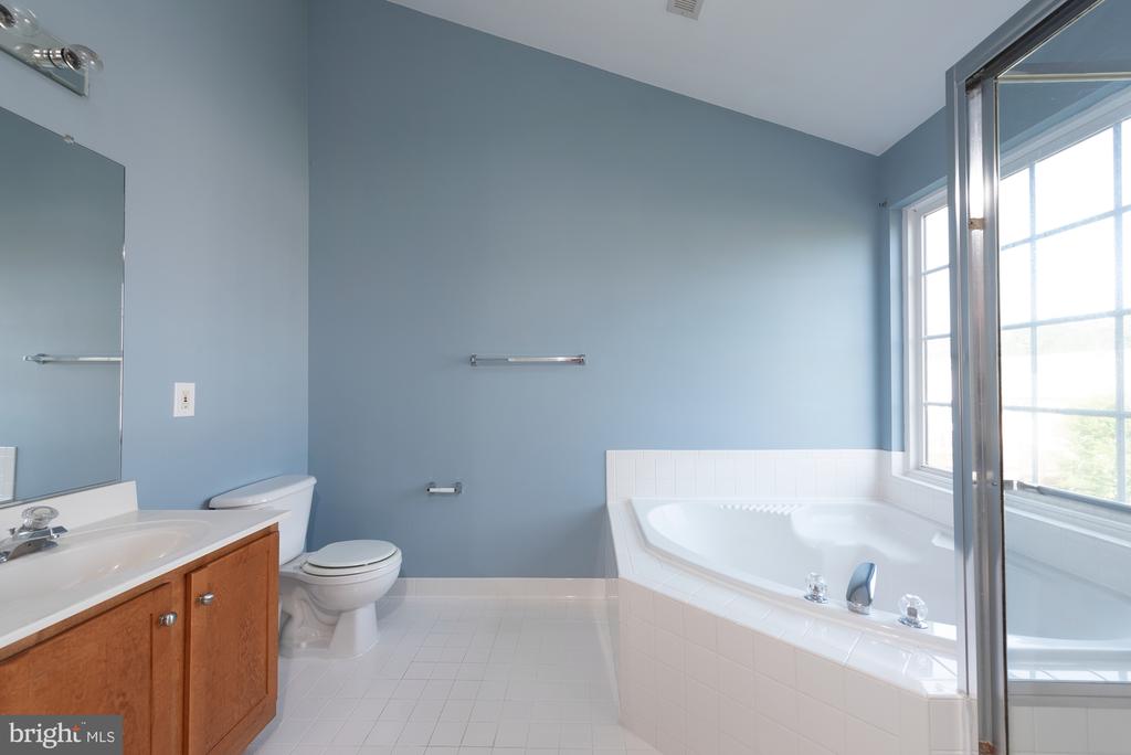 42724 ROLLING ROCK SQUARE