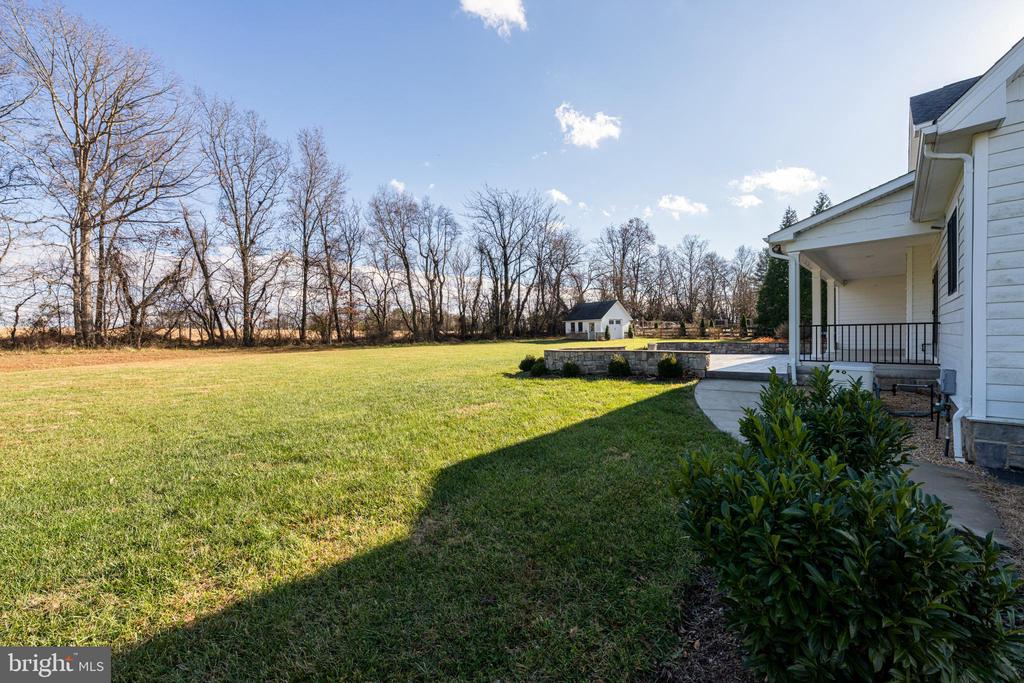 19116 NICHOLSON FARM LANE