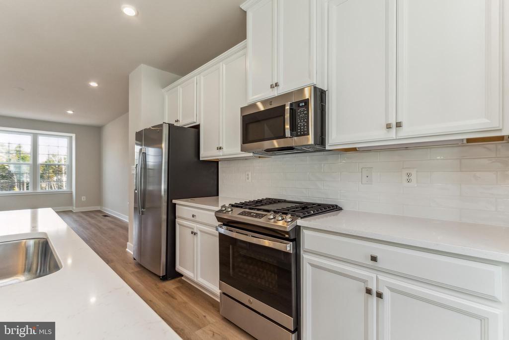 42564 ANTONIA TERRACE