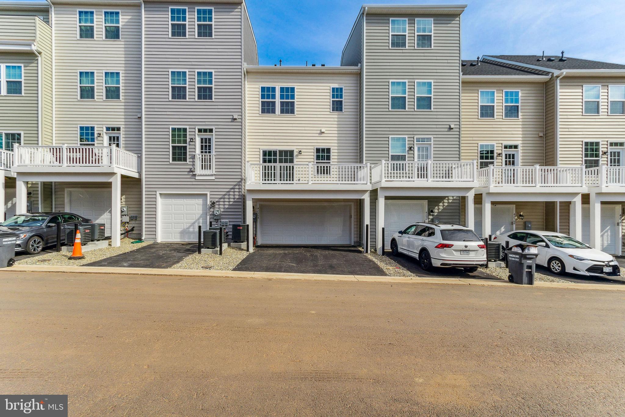 42564 ANTONIA TERRACE