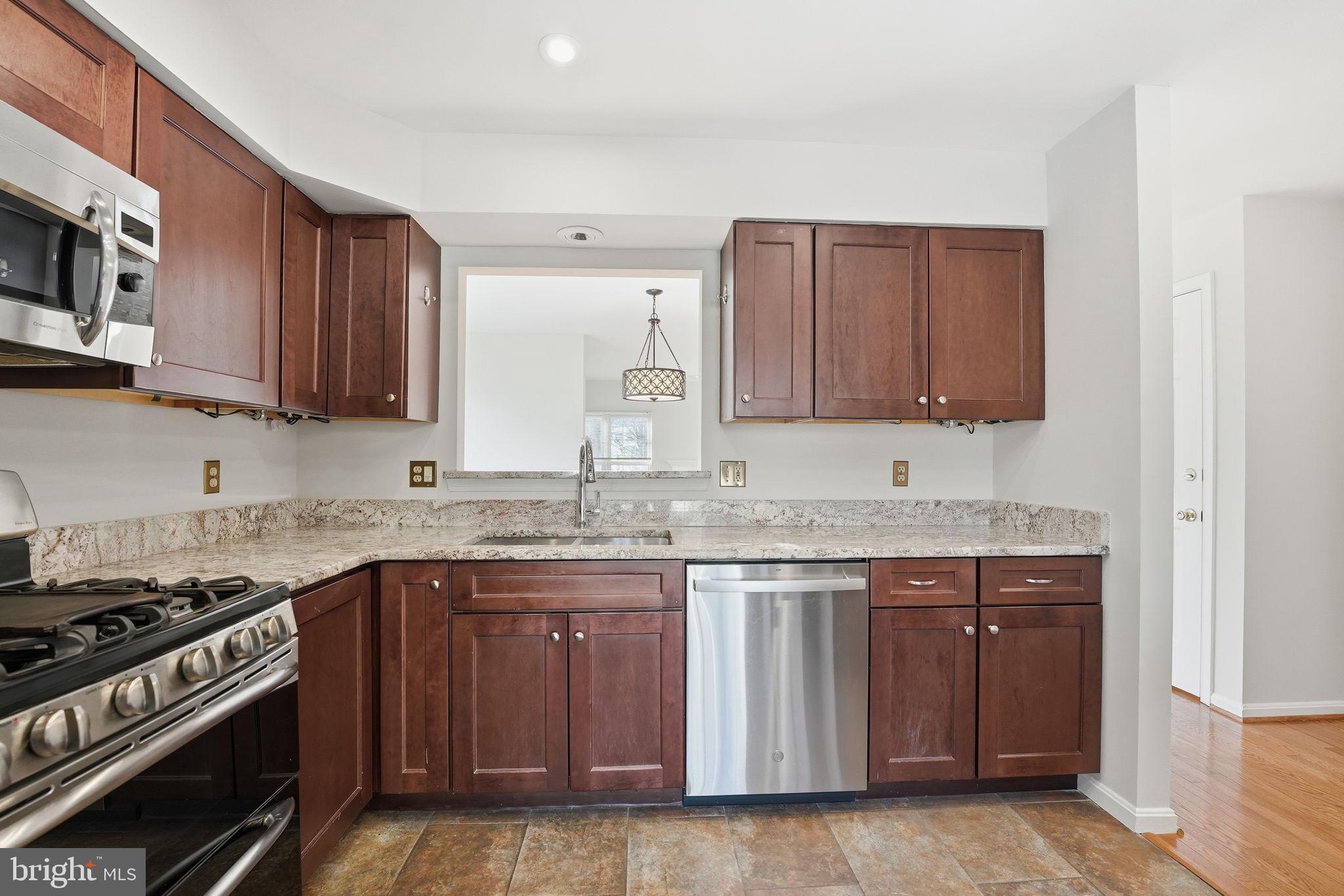 45563 WHITCOMB SQUARE