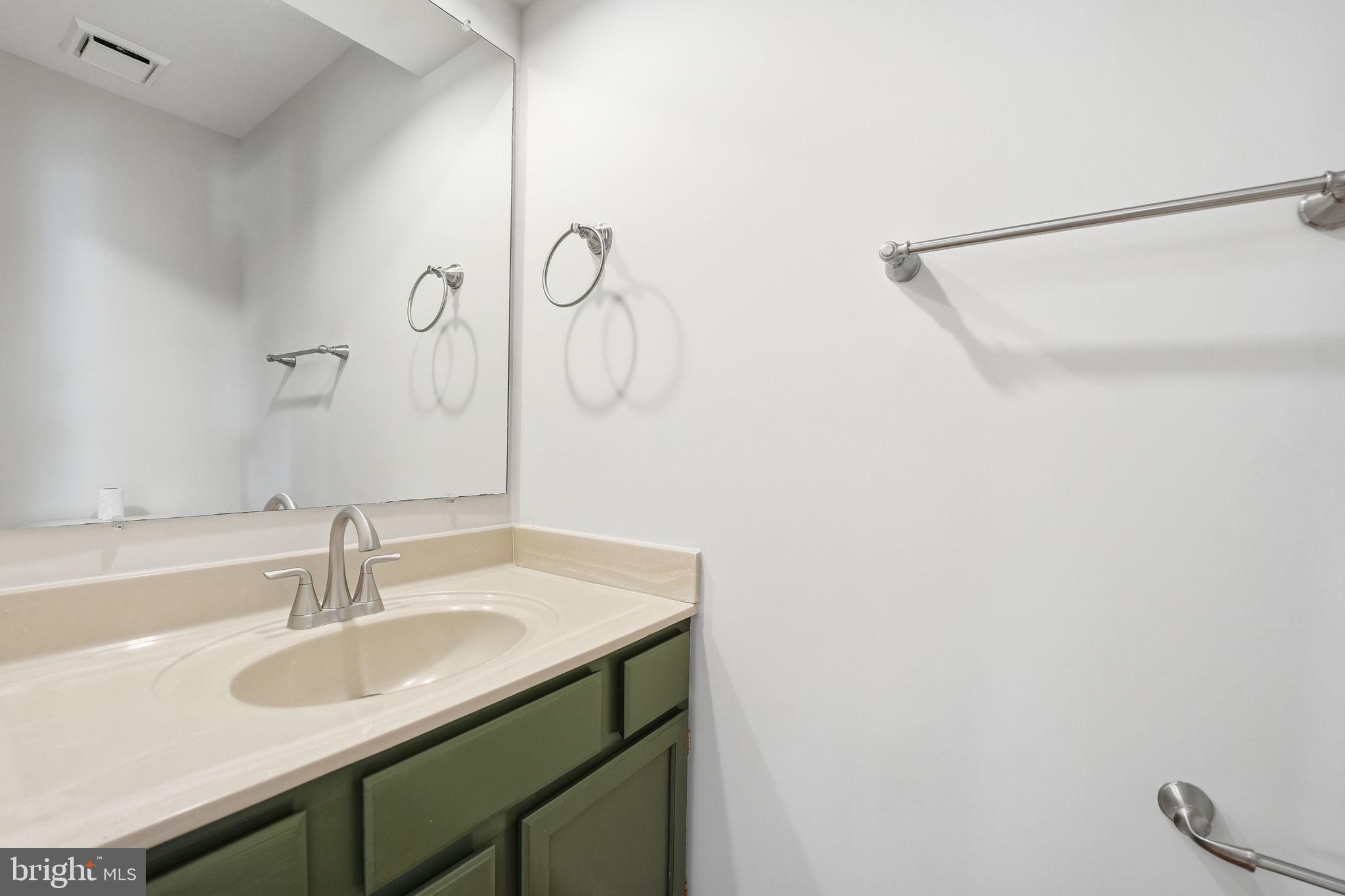 45563 WHITCOMB SQUARE