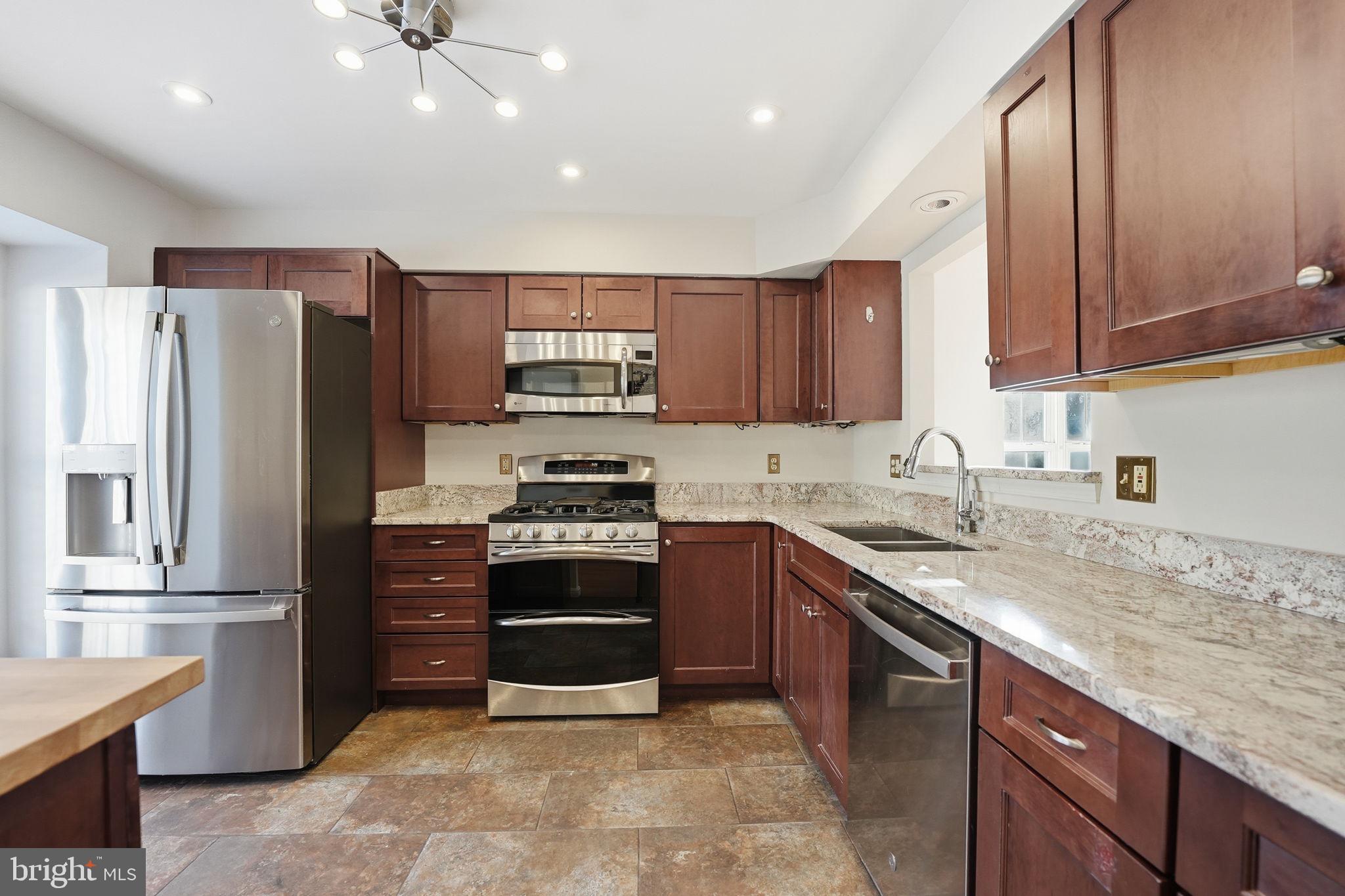 45563 WHITCOMB SQUARE