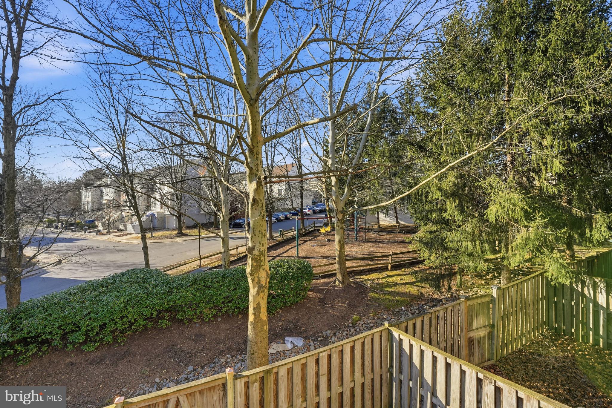 45563 WHITCOMB SQUARE