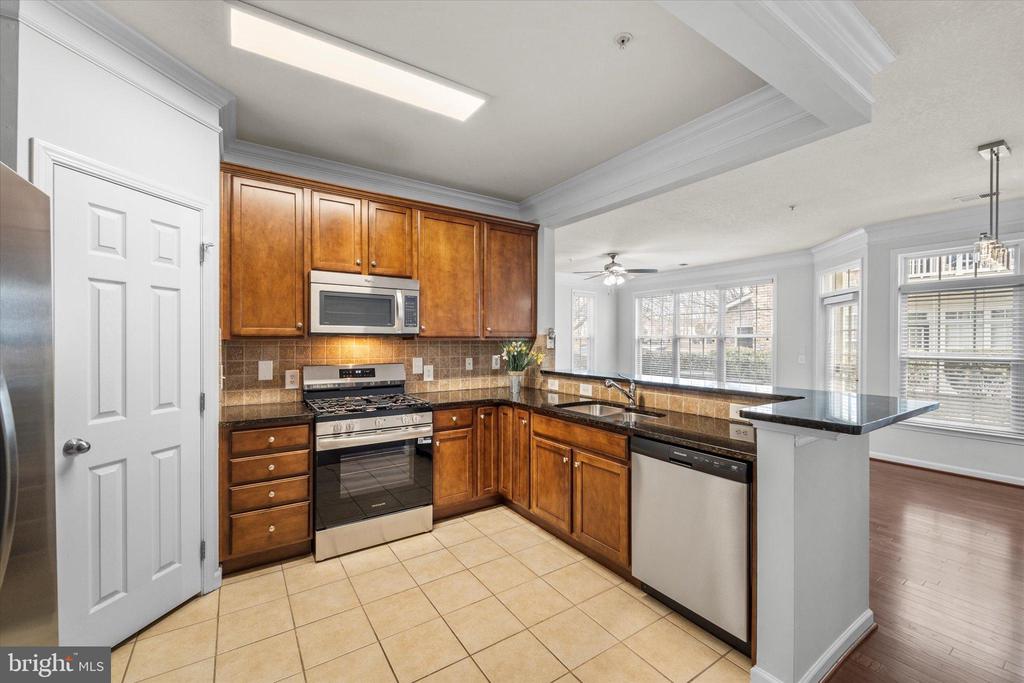 506 SE SUNSET TERRACE SE 101
