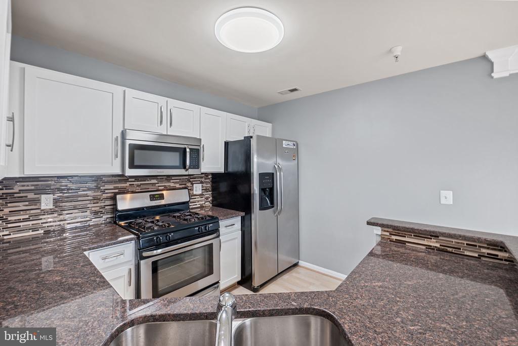 46966 COURTYARD SQUARE 301