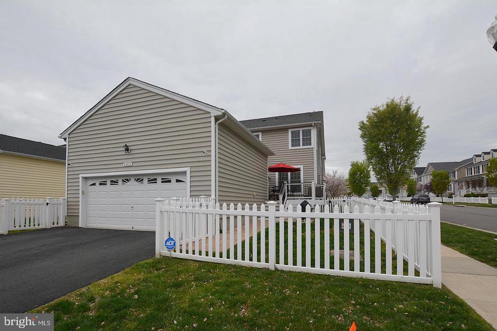 25237 EASTERWOOD LANE