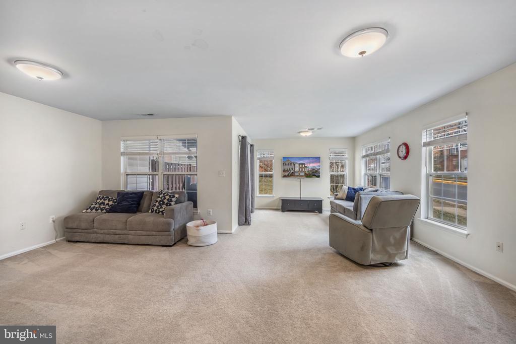 20627 GLENMERE SQUARE