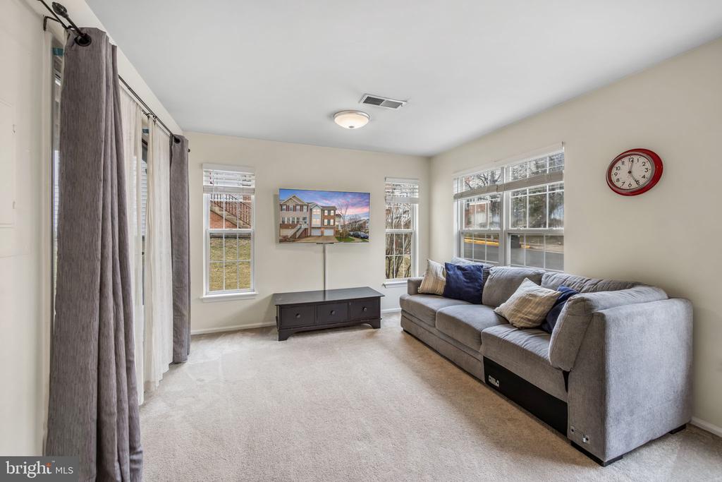 20627 GLENMERE SQUARE