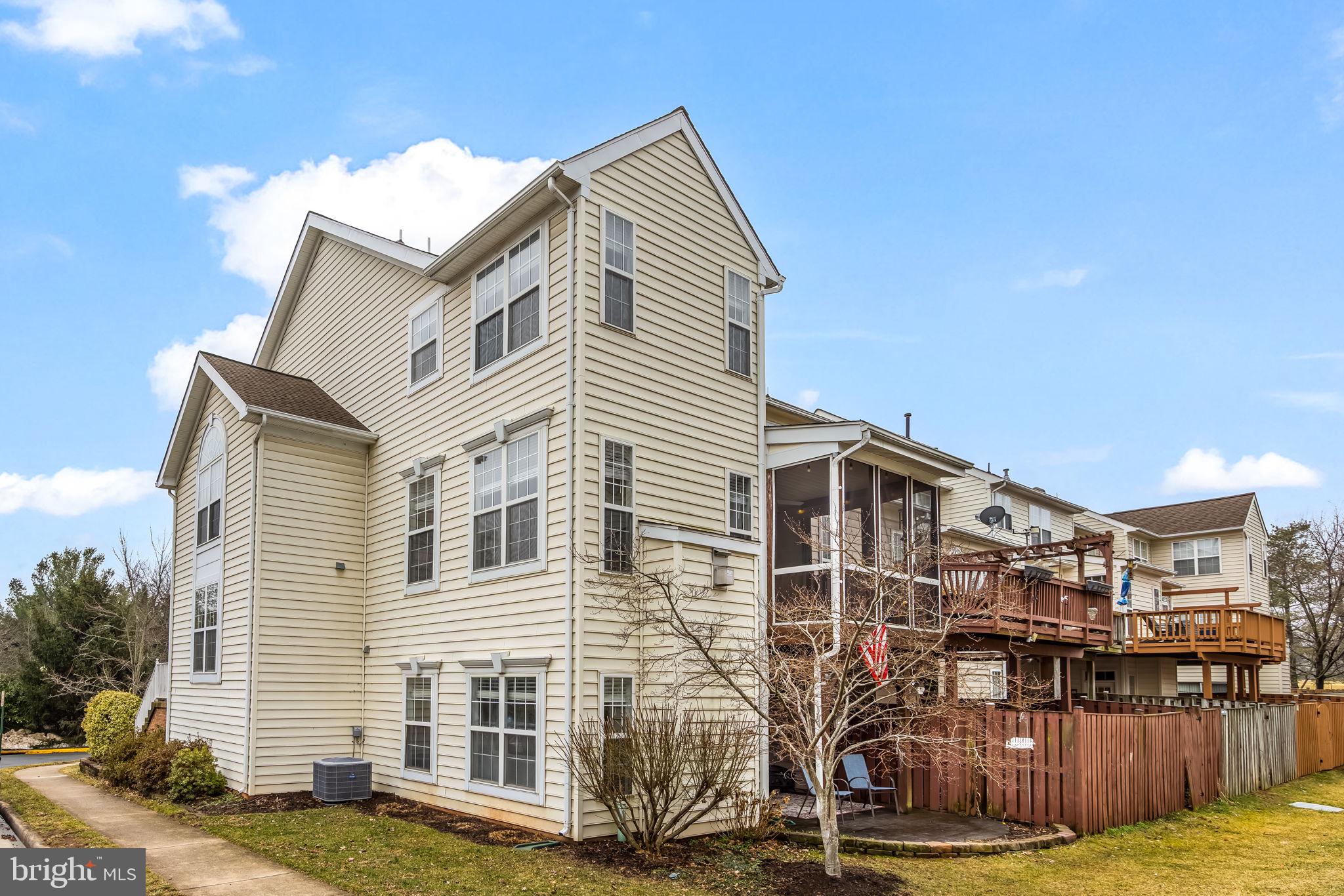 20627 GLENMERE SQUARE