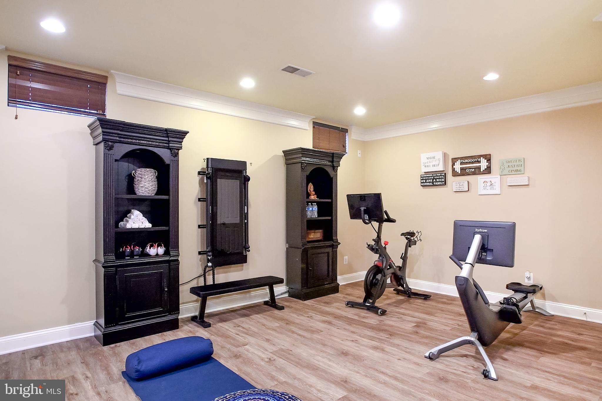 22833 HIGHCREST CIRCLE