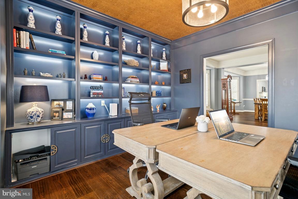 22833 HIGHCREST CIRCLE