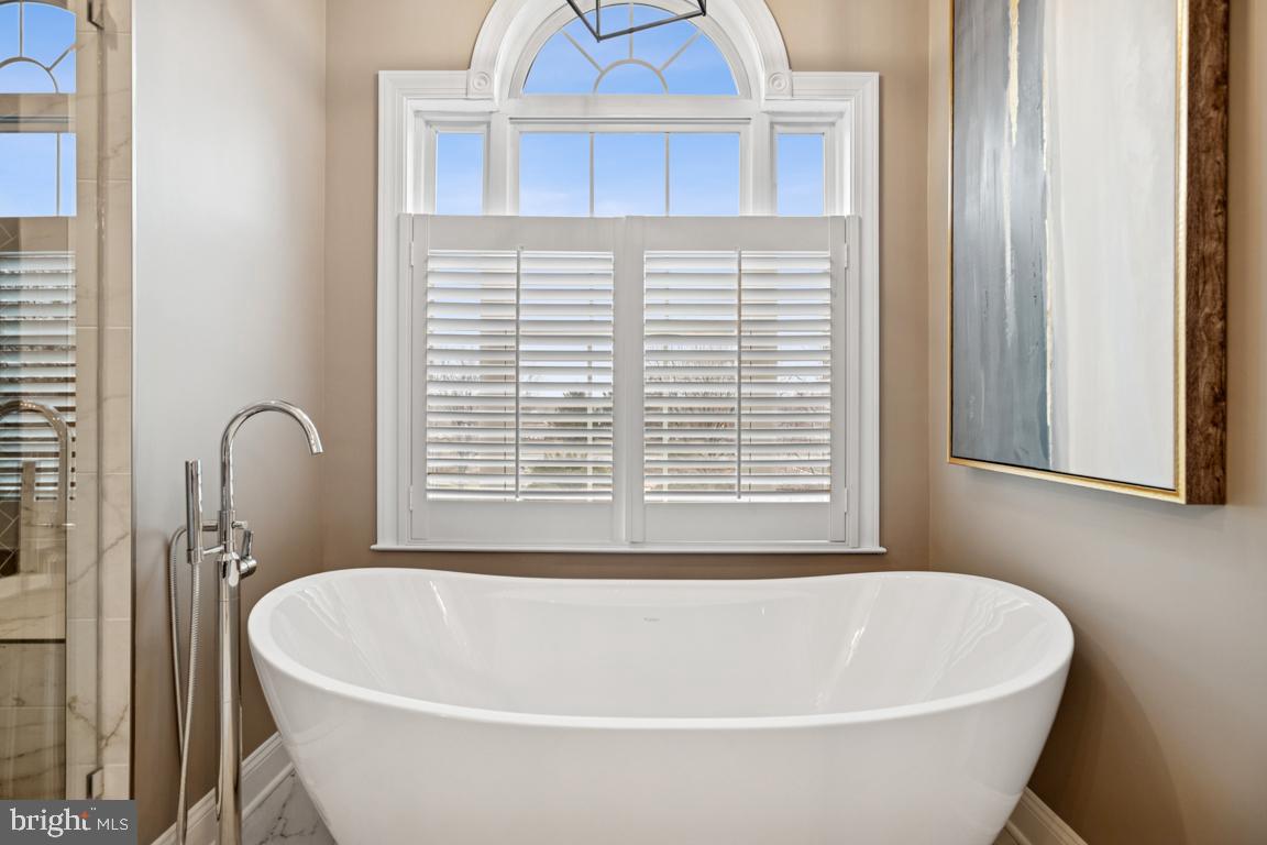 22833 HIGHCREST CIRCLE